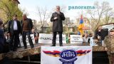 Сторонники признания независимости Карабаха собрались перед парламентом Армении