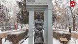 Армянские и русские священники отслужили молебен у памятника в Ереване