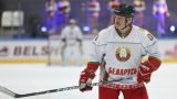 Стало известно, с кем в России Лукашенко готов сыграть в хоккей