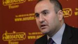 Пашинян «обслуживает турецко-азербайджано-британские интересы»: армянский эксперт