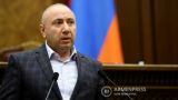 Оппозиция требует новых выборов в Ереване: «Политическая жизнь крайне извращена»