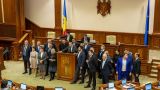 Правительство Молдавии утвердили под крики «Позор!» и призывы к досрочным выборам