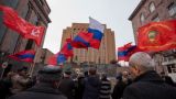 Армянские активисты пришли к российскому посольству со словами поддержки