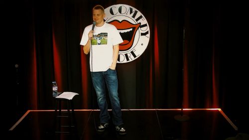 Лишенный гражданства России комик рассказал о проблемах с полицией в стране ЕС