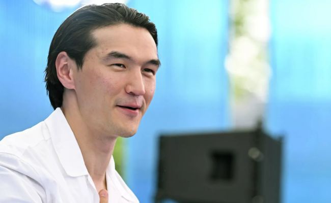 Казахстанский комик Нурлан Сабуров отказался от бесплатной депортации в Дубай