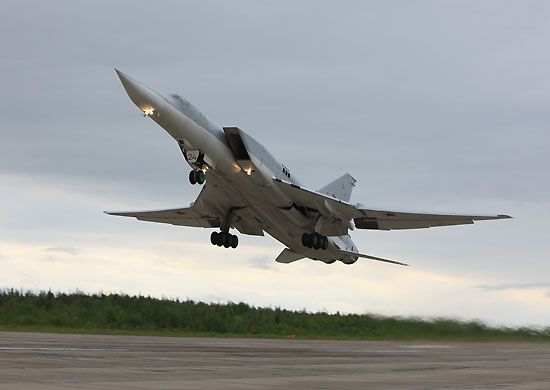 Минобороны: российские Ту-95 у берегов Аляски застали врасплох США