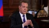 Медведев: Вполне можно представить точечный удар «Ониксом» по зданию МУС в Гааге