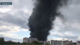 В соцсетях расходится видео со столбом черного дыма над строящимся ЖК в Москве