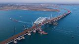 Крымский мост ненадолго перекрыли после атаки дронов на российские регионы