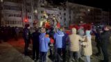 «Из-под завалов слышны голоса, просят помощи»: взрыв в жилом доме в Набережных Челнах