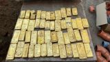 Деньги в канализацию: Студент нашел клад со слитками золота и монетами в € 9 млн
