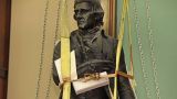 Тоже расист оказался: из мэрии Нью-Йорка убрали статую Томаса Джефферсона