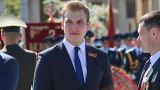 Никаких поблажек: младший сын Лукашенко отправился служить в армию