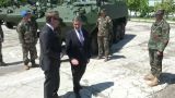 Писториус пообещал Молдавии новые «Пираньи» и ПВО, но пока привез аптечки