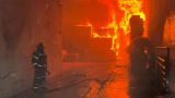 В Подмосковье произошел крупный пожар на строительном рынке