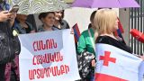 Власти Грузии отрицают задержку фур с армянским коньяком