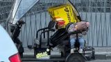 Добрые люди в Киргизии собрали 7 миллионов сомов для мамы-курьера с двумя детьми