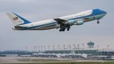 В США началось расследование по сближению самолета с «бортом № 1» Трампа