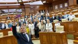 Новация Гросу: «Для молдавского депутата писать законы не главное»