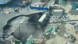 Огромная новая дорога рухнула под землю при строительстве метро в Шанхае — видео