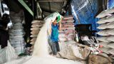 Теперь и сахар: Индия вновь потрясла мировой рынок продовольствия
