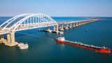 Движение автотранспорта по Крымскому мосту перекрыто второй раз за утро