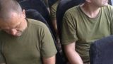 «Под конвоем и в наручниках»: геноцид Зеленского против украинского народа