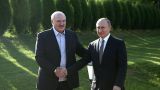 Путин пригласил Лукашенко на парад 9 мая в Москве