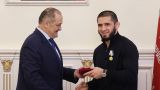 Меликов вручил госнаграду Махачеву, такую же медаль получит Хабиб