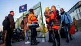 Польша прекращает программы помощи украинским беженцам