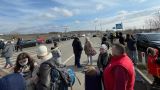 На границе Молдавии многокилометровые очереди беженцев с Украины