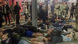 В Казани задержаны 35 футбольных фанатов, которые жгли фаеры в поезде