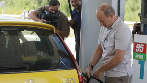 Рейтинги Владимира Путина и правительства России продолжают снижаться — опрос ФОМ