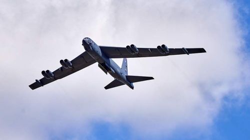При падении стратегического бомбардировщика в США погибли 8 человек