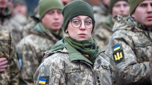 Брошенная своими на поле боя украинская военная спасена российской стороной — Сальдо