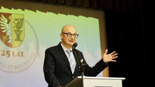 В Польше набирает обороты кампания по возвращению украинских наград
