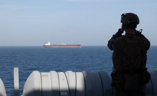 Иранские танкеры не сдаются: суда упорно идут через Ормуз