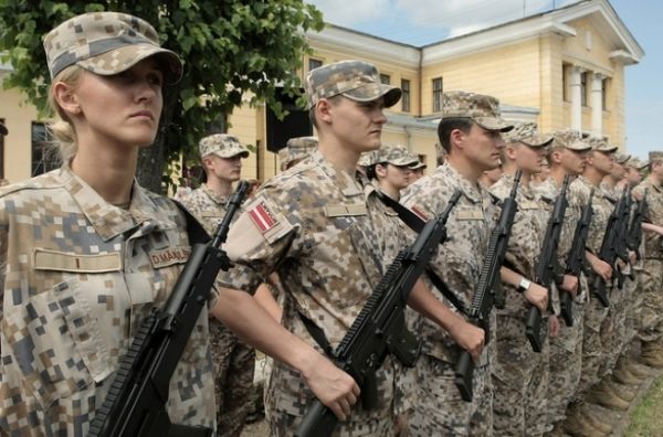 Латвия потратит €5,7 млн на военные миссии в 2015 году