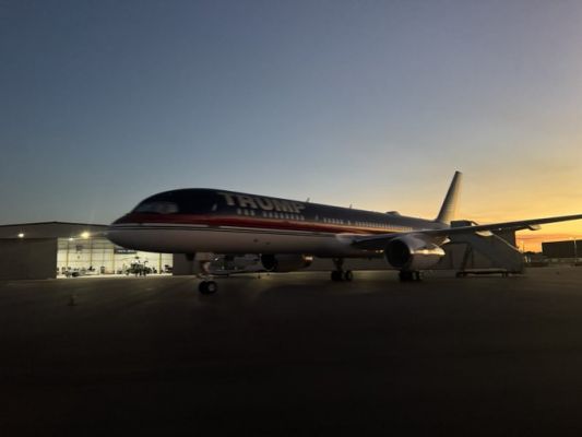 EADaily, December 28th, 2025. On the evening of December 28, the US president will receive Vladimir Zelensky at his club in Florida. The Ukrainian delegation has already arrived. The American TV channel told what Donald Trump is doing before the negotiations.